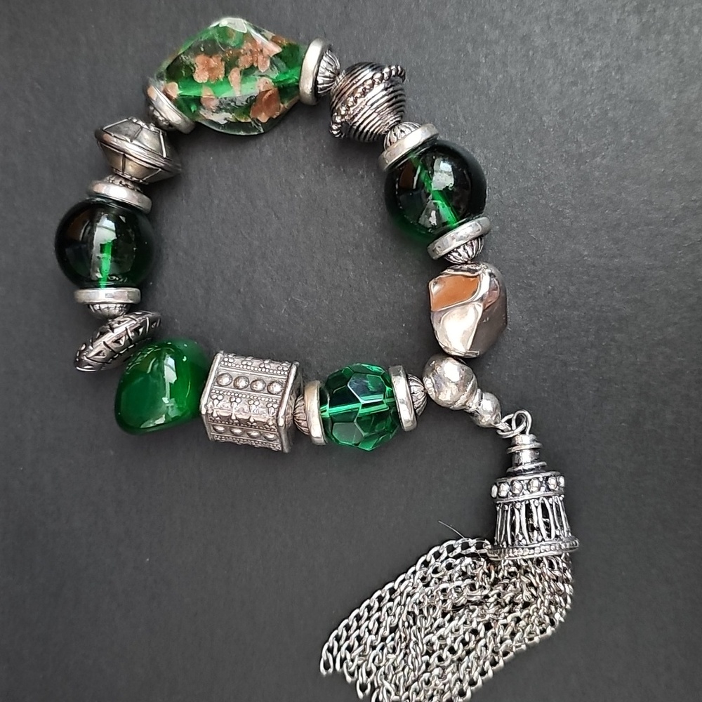 Chic Green and Silver Beaded Bracelet